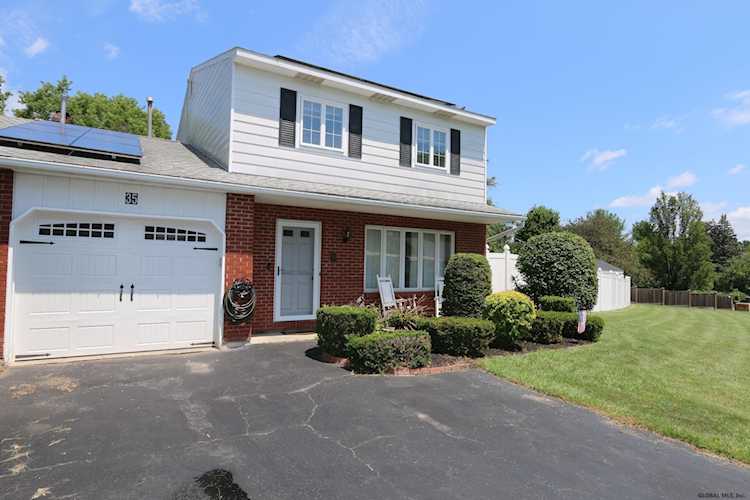 35 Olympian Dr Slingerlands, NY 121599638 | MLS 202123215 Photo 1
