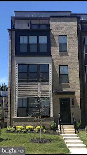 12012 Shore Dr Reston, VA 20190