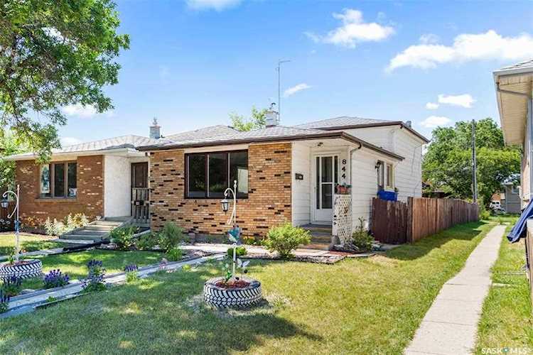 844 Elliott St Regina, SK S4N 3E3