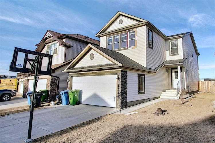 279 Martin Crossing Place NE Calgary, AB T3J 0L2