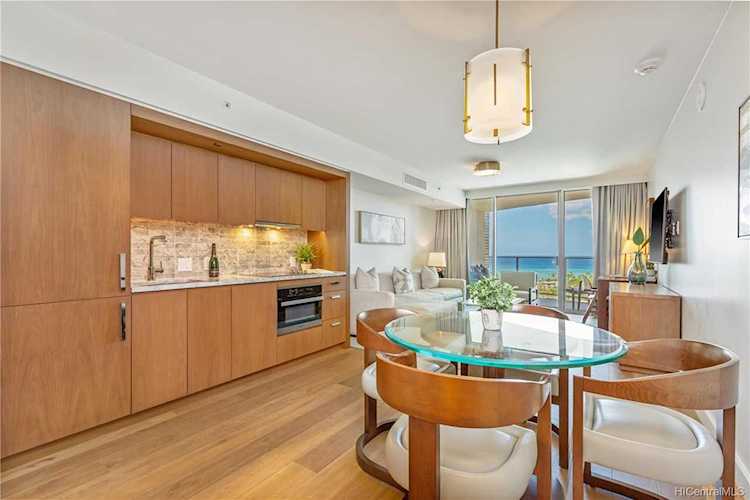 2139 Kuhio Avenue #1806 Honolulu, HI 96815
