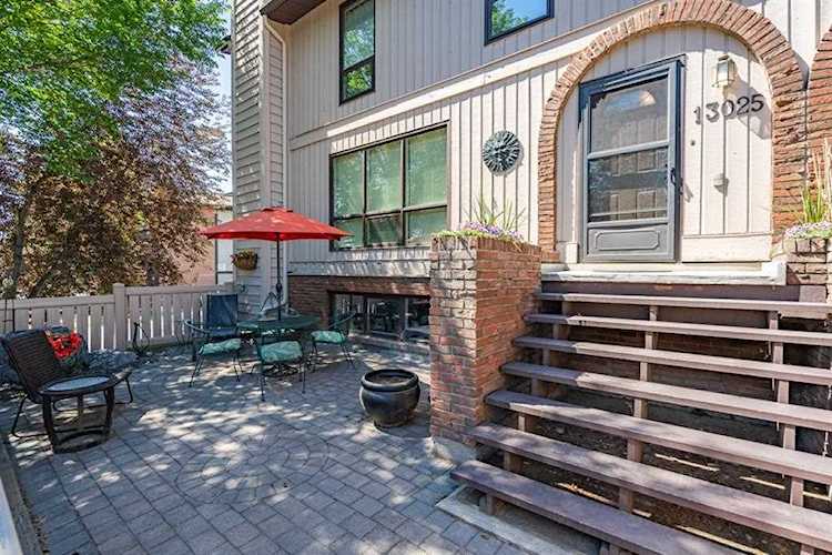 13025 6 St SW Calgary, AB T2W 4J8
