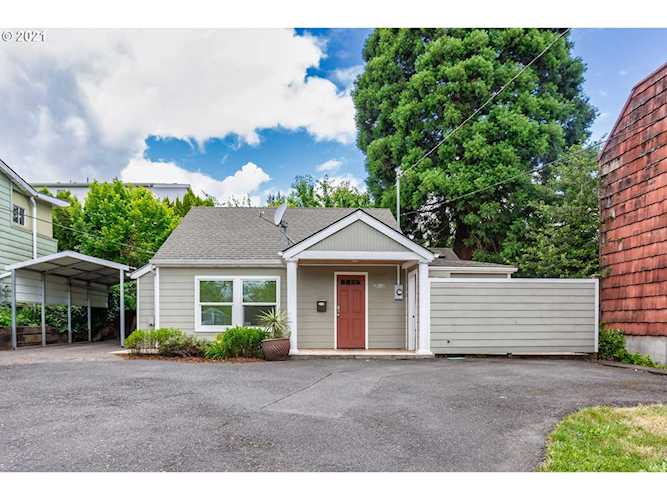 8315 SW Terwilliger Blvd Portland, OR 97219