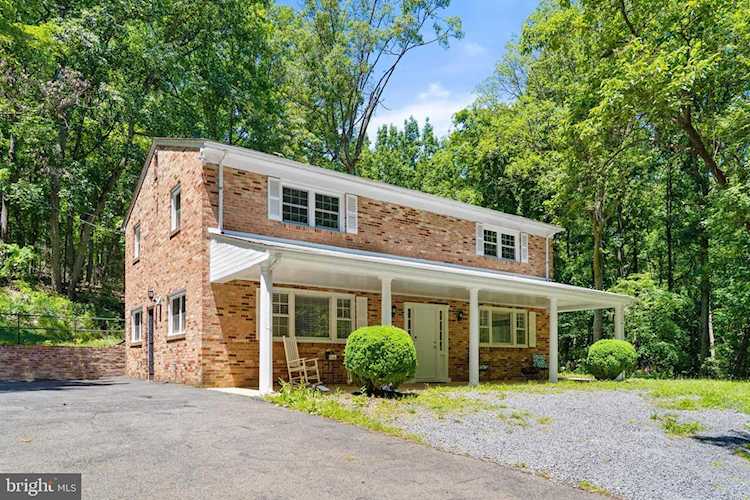 2706 Youngs Dr Haymarket, VA 20169