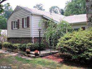 12 Hughes St Hamilton, VA 20158