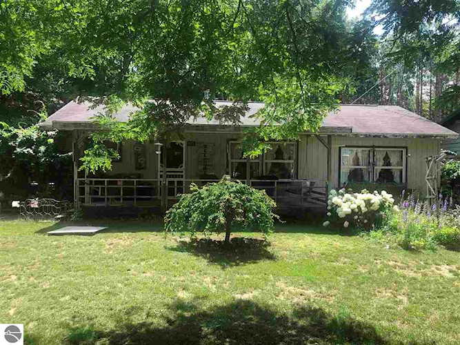 5312 Tilmann Lane Weidman, MI 48893