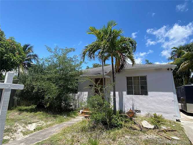 Address Withheld North Miami, FL 33161