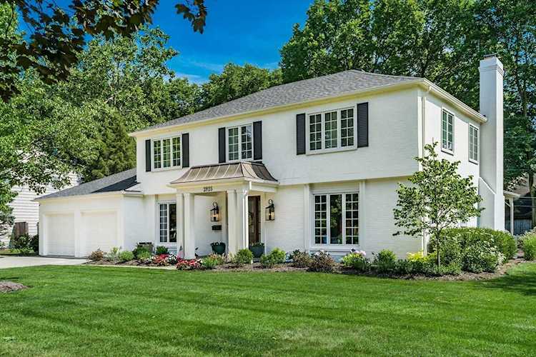 2825 Helston Road Columbus, OH 43220 | MLS 221025328 Photo 1