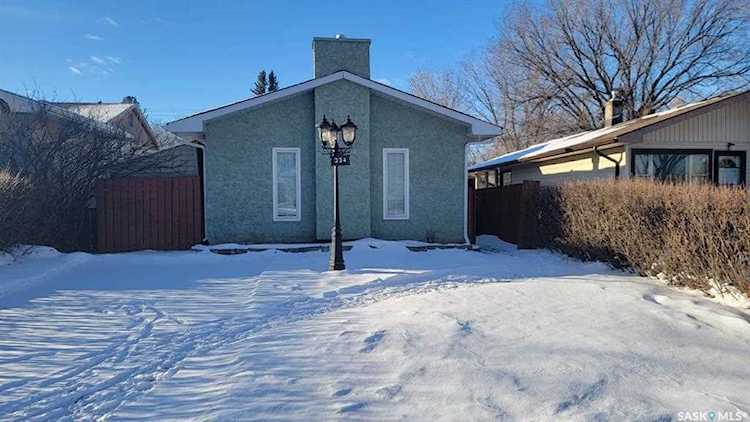 334 Robinson St Regina, SK S4R 3R2