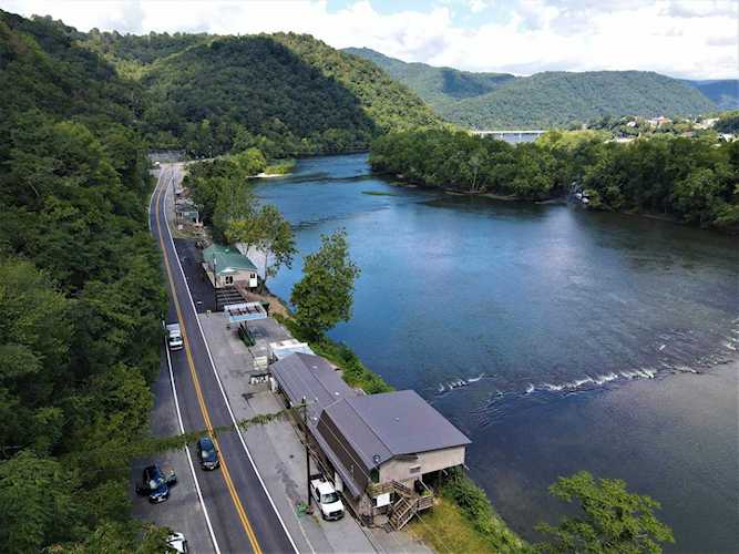 794 Hinton Bypass Hinton, WV 25951