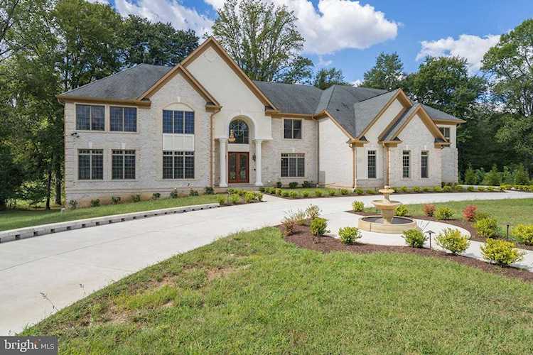 12701 Woodmore Rd Bowie, MD 20721