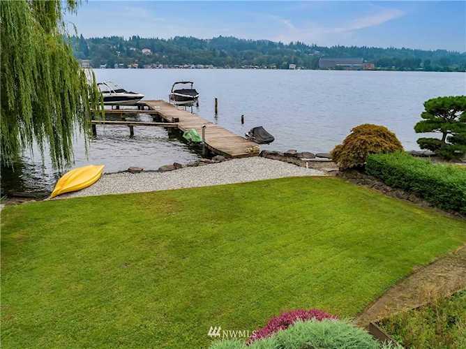 95 XX SE 68th St Mercer Island, WA 98040