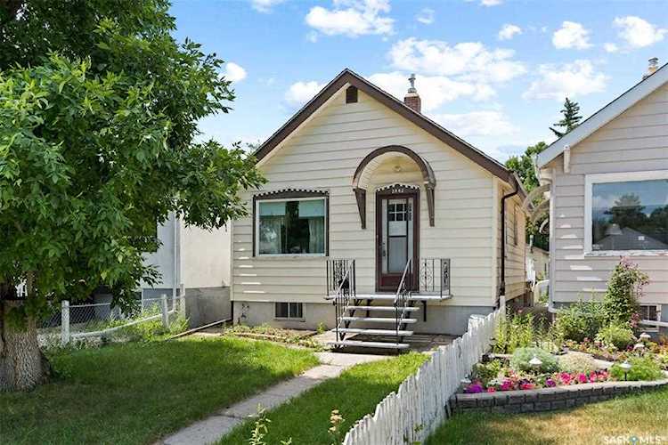2442 Edgar St Regina, SK S4N 3L3