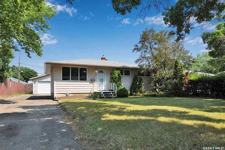 23 Ottawa Place Regina, SK S4R 2V6