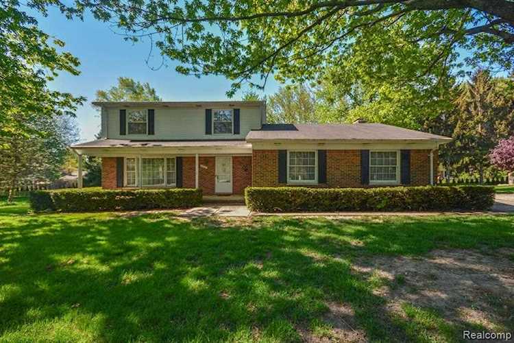 46701 N Territorial Rd Plymouth Twp, MI 48170 | MLS 2210049728 Photo 1