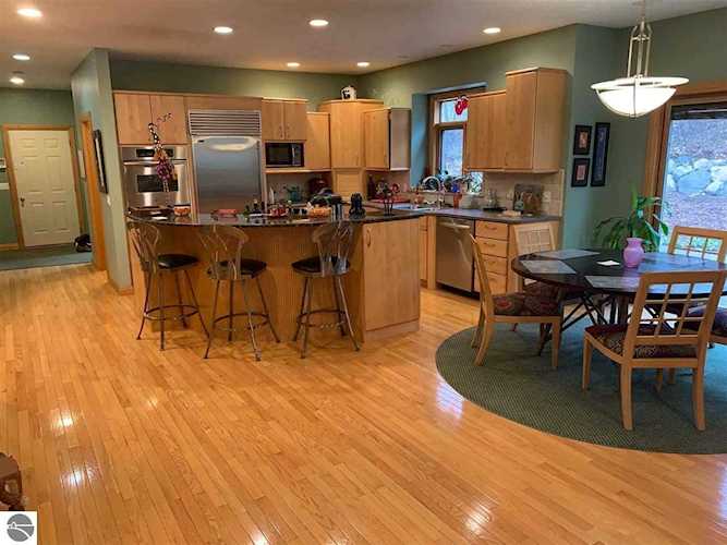 1105 Wendrow Way Mt Pleasant, MI 48858
