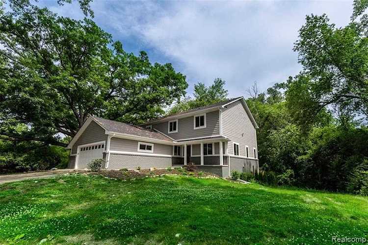 4080 Fairlane Dr Bloomfield Twp, MI 48301