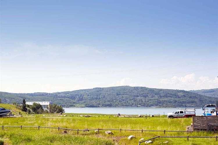 423 Cottageclub Cove Rural Rocky View County, AB T4C 1B1