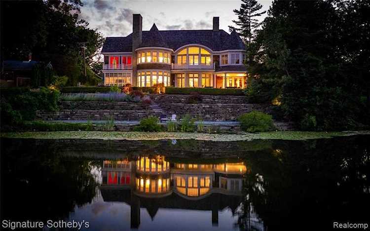 220 Lake Park Dr Birmingham, MI 48009