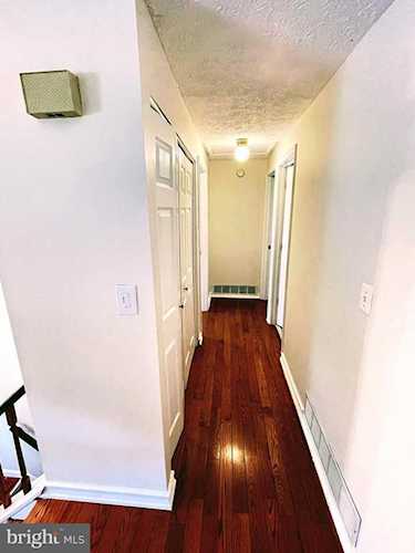 8416 Great Lake Ln Springfield, VA 22153