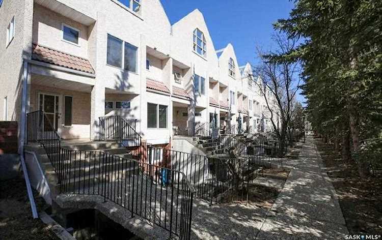 2338 Assiniboine Ave Regina, SK S4V 2G2