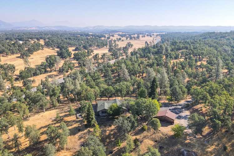 12252 Old Ranch Rd Bella Vista, CA 96008