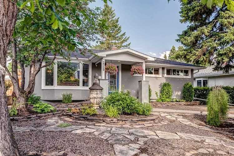2719 40 St SW Calgary, AB T3E 3J5