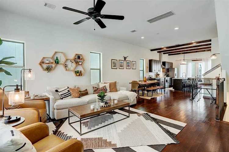 1108 W 15th 1/2 St Houston, TX 77008