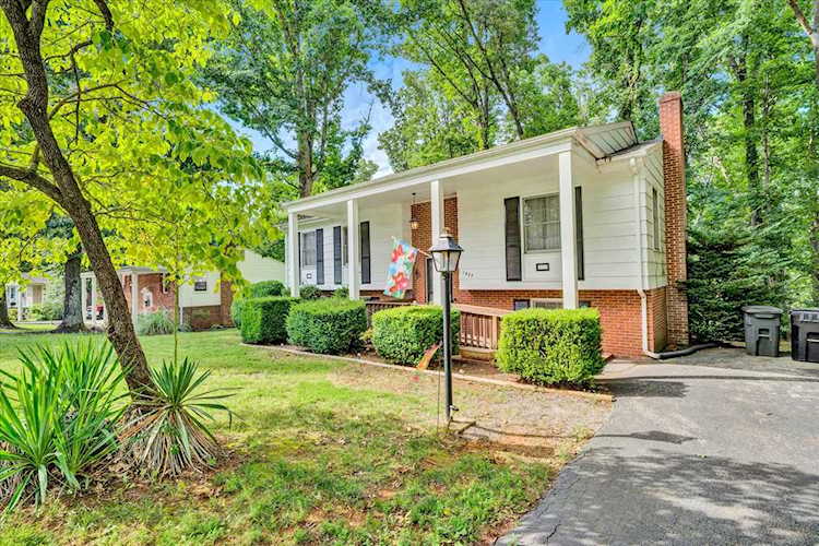 1437 Abbey Vinton, VA 24179