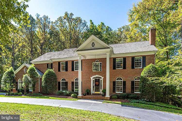 10109 High Hill Ct Great Falls, VA 22066