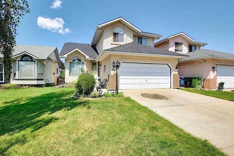 48 Riverview Mews SE Calgary, AB T2C 3Z8