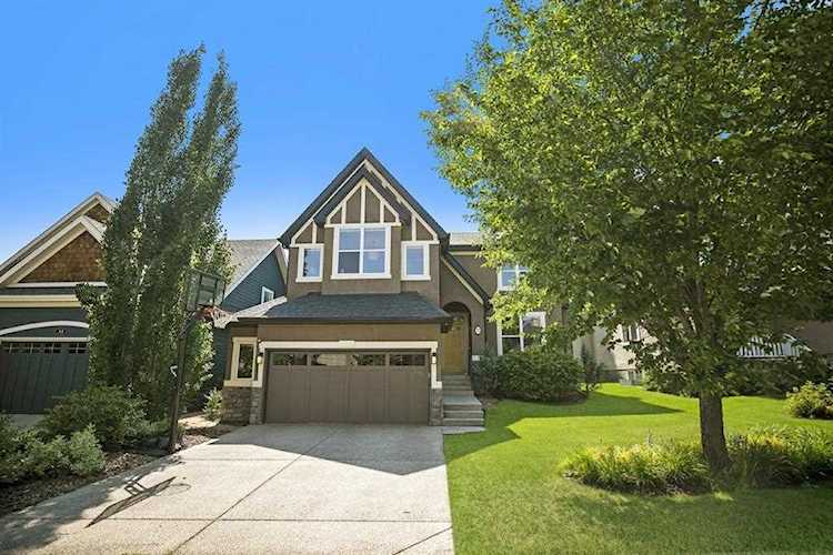 33 Tusslewood Dr NW Calgary, AB T3L 2M6