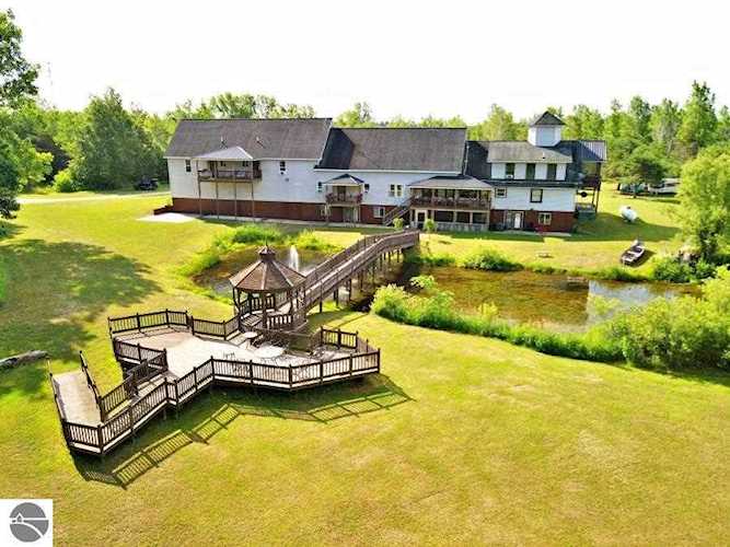 11239 N Loomis Road Clare, MI 48617