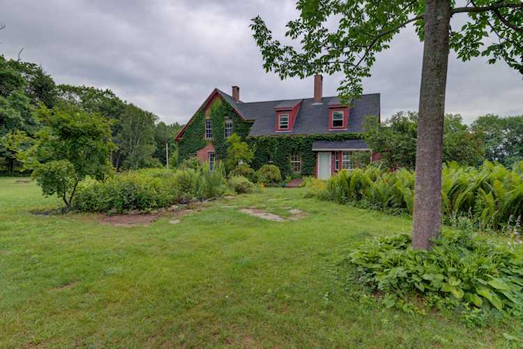 11 Town Farm RdWindhamME04062home for sale Photo 1