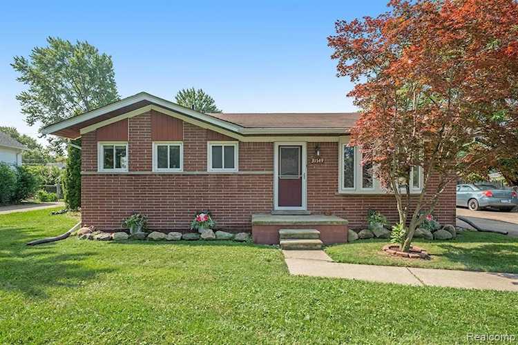 31549 John Hauk St Garden City, MI 48135 | MLS 2210056180 Photo 1