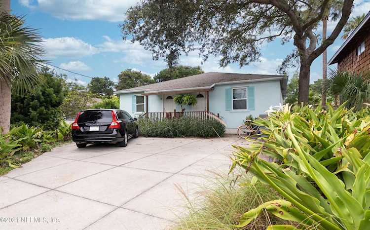 208 8th St St Augustine Beach, FL 32080