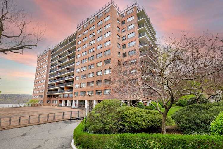 2727 Palisade Avenue #5B Bronx, NY 10463