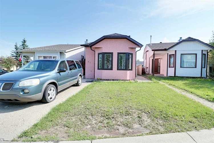 97 Castledale Way NE Calgary, AB T3J 2A4