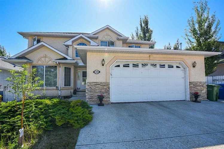 330 Long Beach Landing Chestermere, AB T1X 1E6