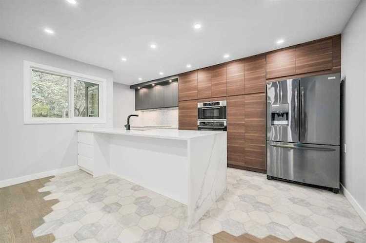 3130 66 Ave SW #822 Calgary, AB T3E 5K8