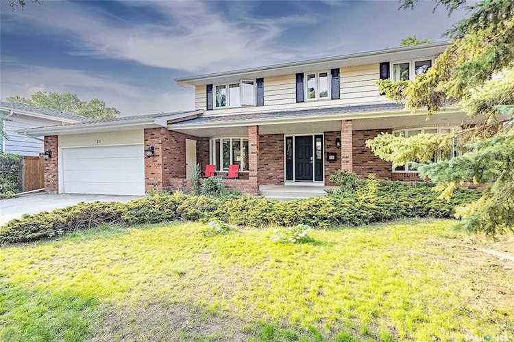 15 Culliton Crescent Regina, SK S4S 4J5