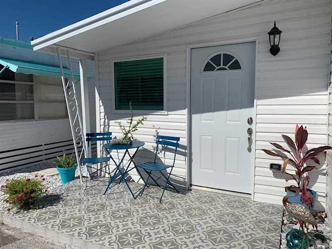 53 Twin Shores Blvd Longboat Key, FL 34228