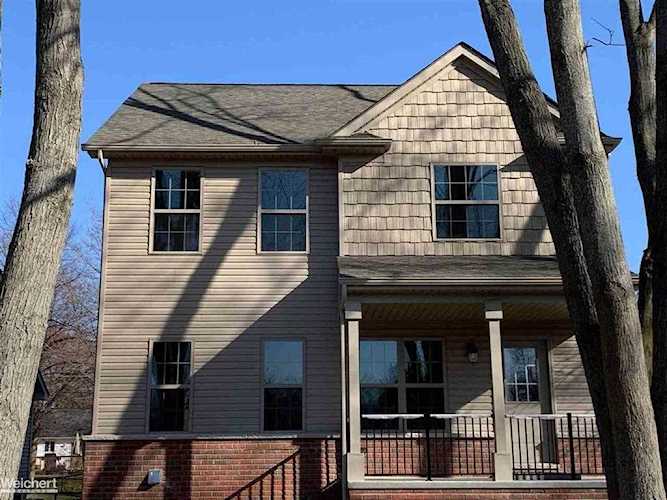 45916 Cornwall Shelby Twp, MI 48317