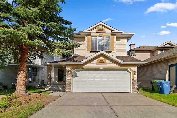 38 Somercrest Close SW Calgary, AB T2Y 3H8