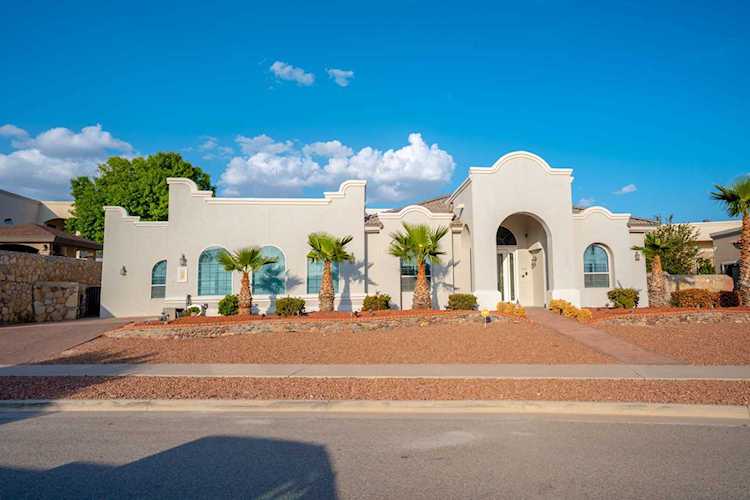 338 Quaker Ridge Dr Horizon City, TX 79928