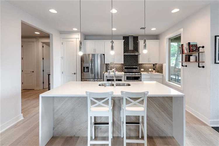 6112 Friendswood DR Austin, TX 78723
