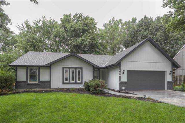 1006 Silver Lake Dr Raymore, MO 64083