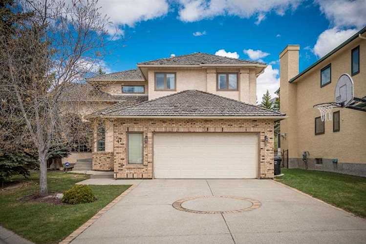 47 Edgeview Heights NW Calgary, AB T3A 4W8