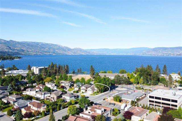 4002 Logie Court Kelowna, BC V1W3Y6