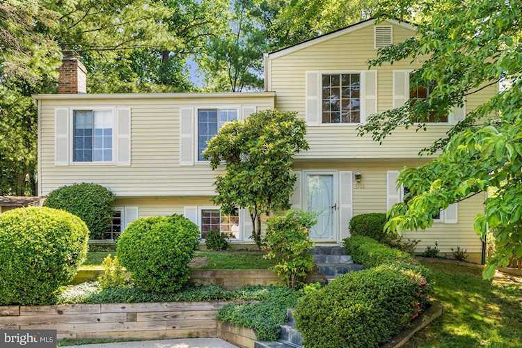 5701 Oak Stake Ct Burke, VA 22015